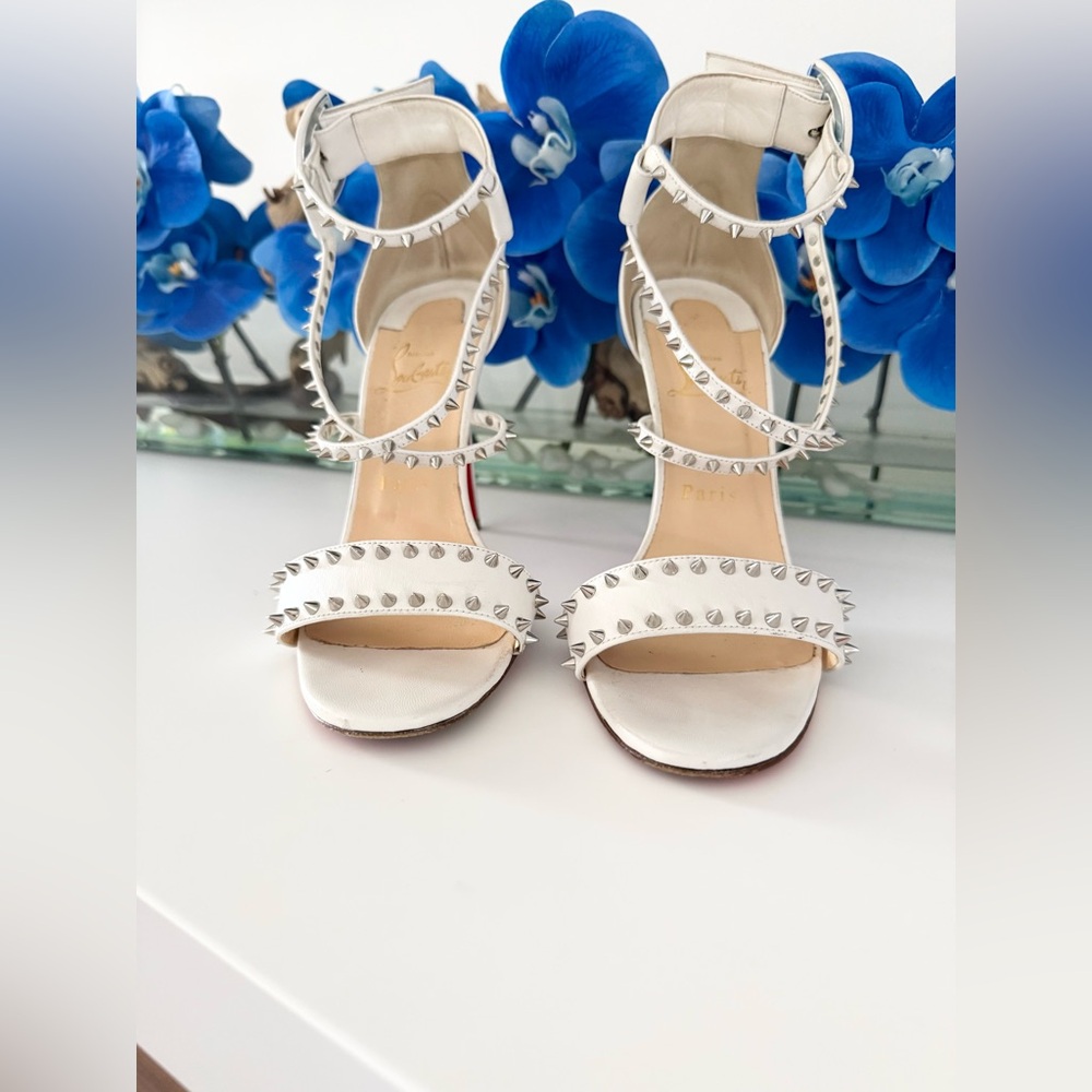 Christian Louboutin Choca Spikes 100 sandals in white leather - Picture 3 of 10